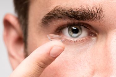 A ventosa de lente de contato facilita a colocação e remoção das lentes com segurança e conforto. Saiba como usá-lo corretamente e onde encontrar o fornecedor ideal!